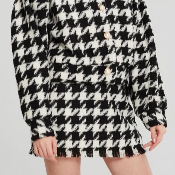 Storets Lori Houndstooth Jack & Skirt Set in Black - Picture 6 of 16